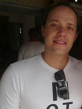 Foto: Magno Dos Santos. Crop by Fronteira (CC BY-SA 3.0) Retrato de André Valadão